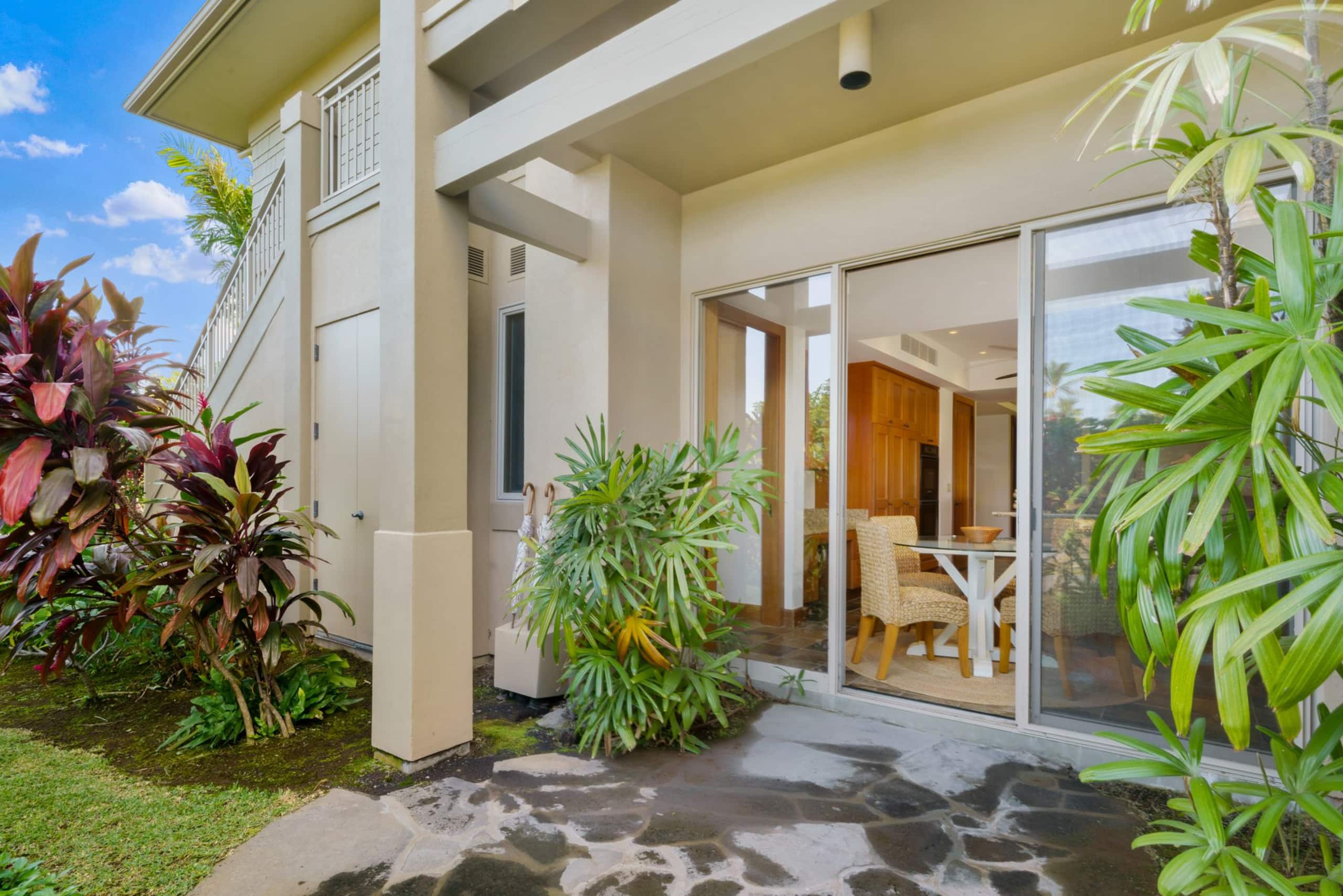 Condo in Kailua-Kona · ★4.83 · 3 bedrooms · 4 beds · 3.5 baths - Image 40