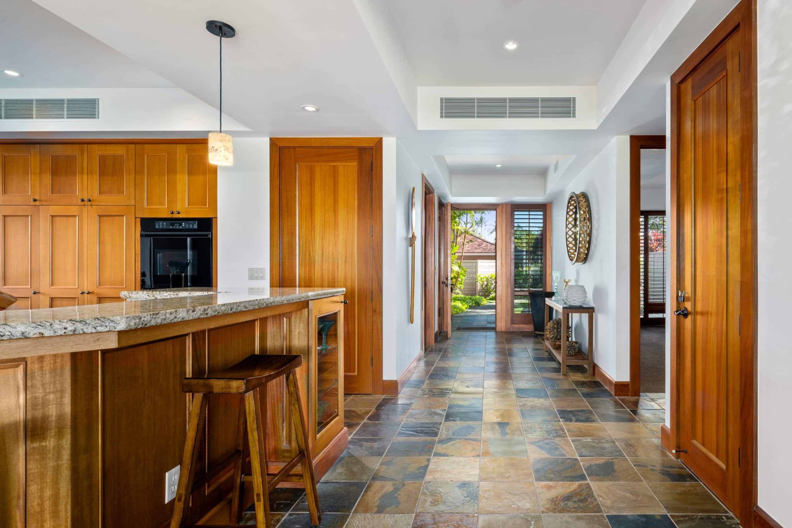 Condo in Kailua-Kona · ★4.83 · 3 bedrooms · 4 beds · 3.5 baths - Image 17