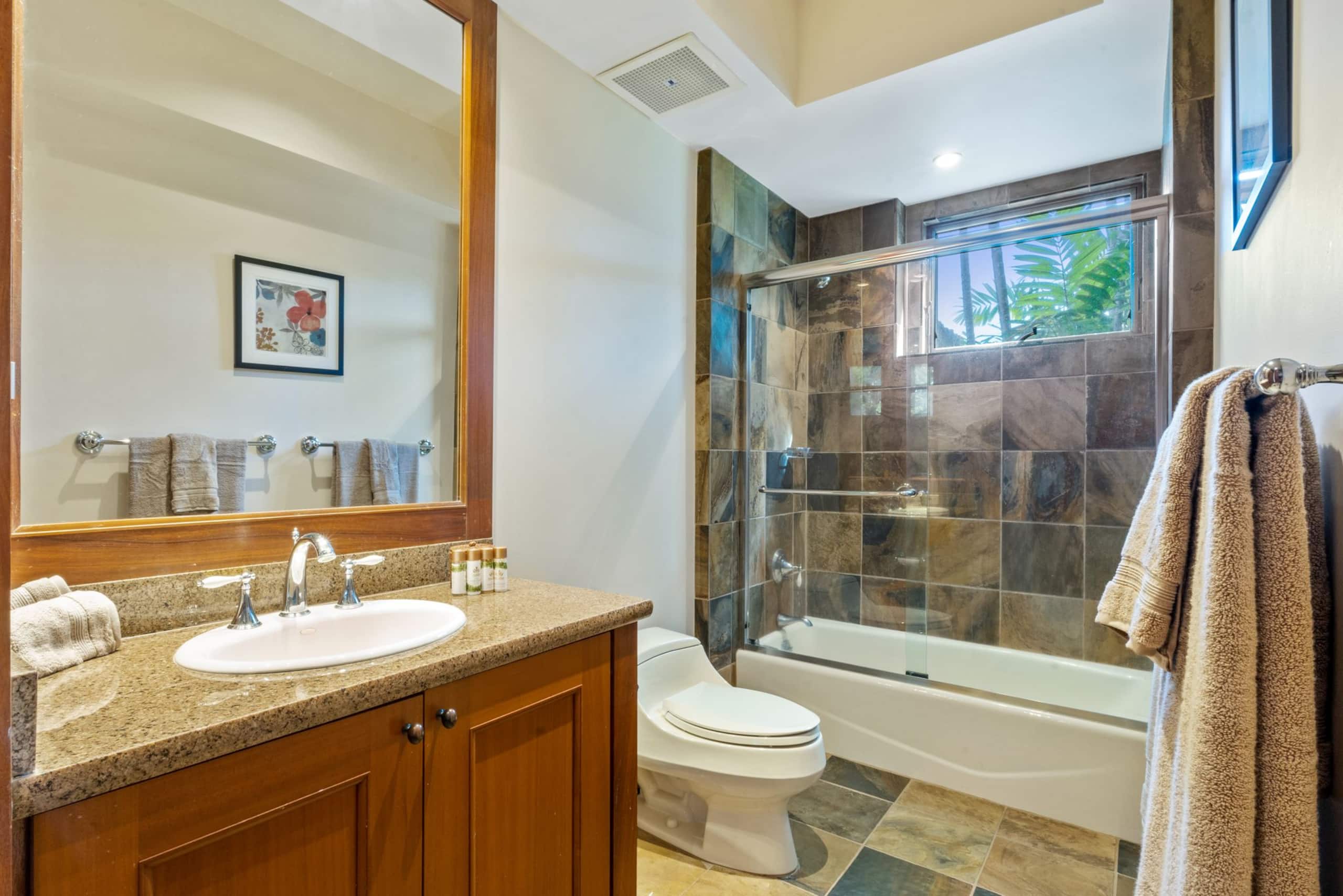 Condo in Kailua-Kona · ★4.83 · 3 bedrooms · 4 beds · 3.5 baths - Image 37