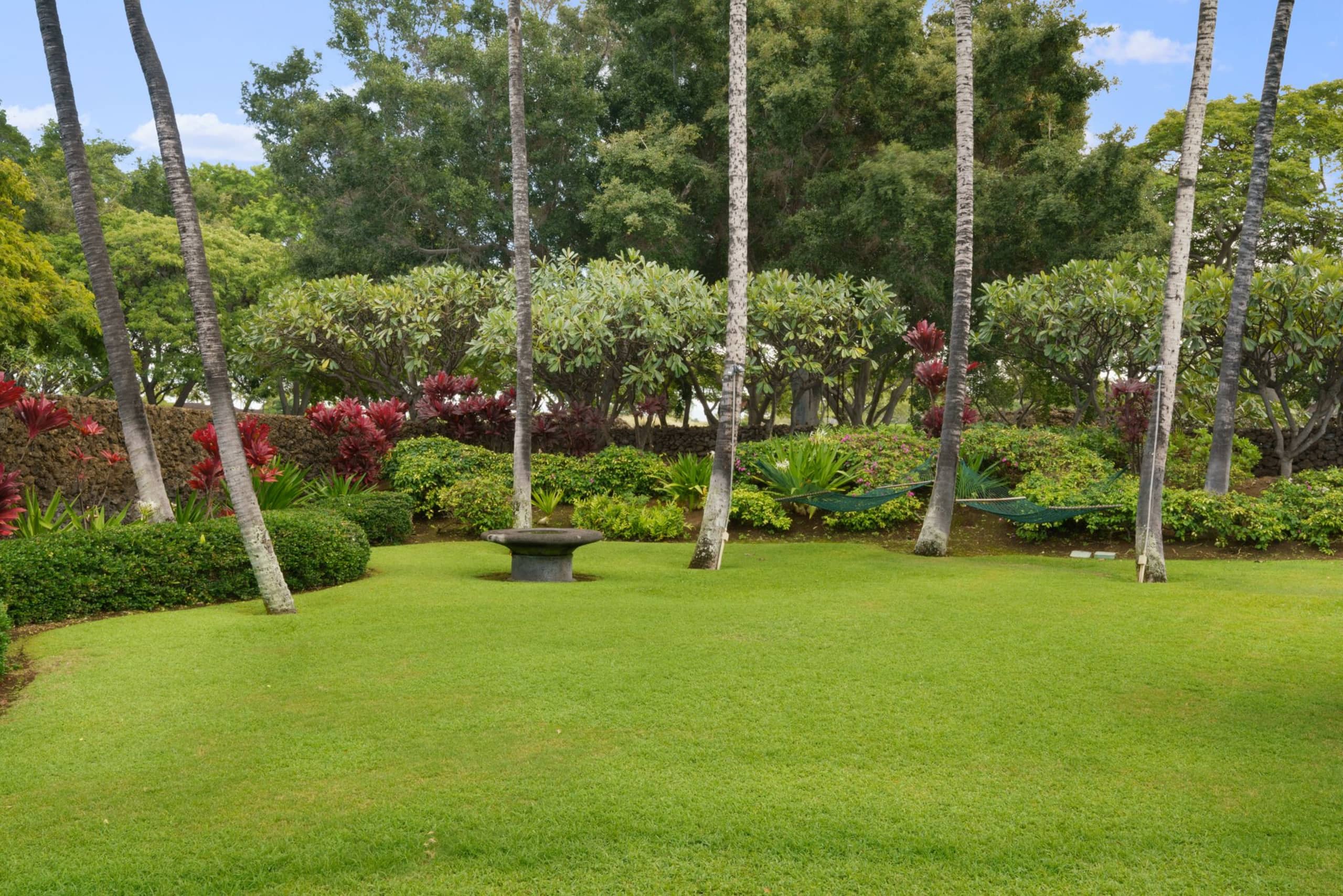 Condo in Kailua-Kona · ★4.83 · 3 bedrooms · 4 beds · 3.5 baths - Image 45