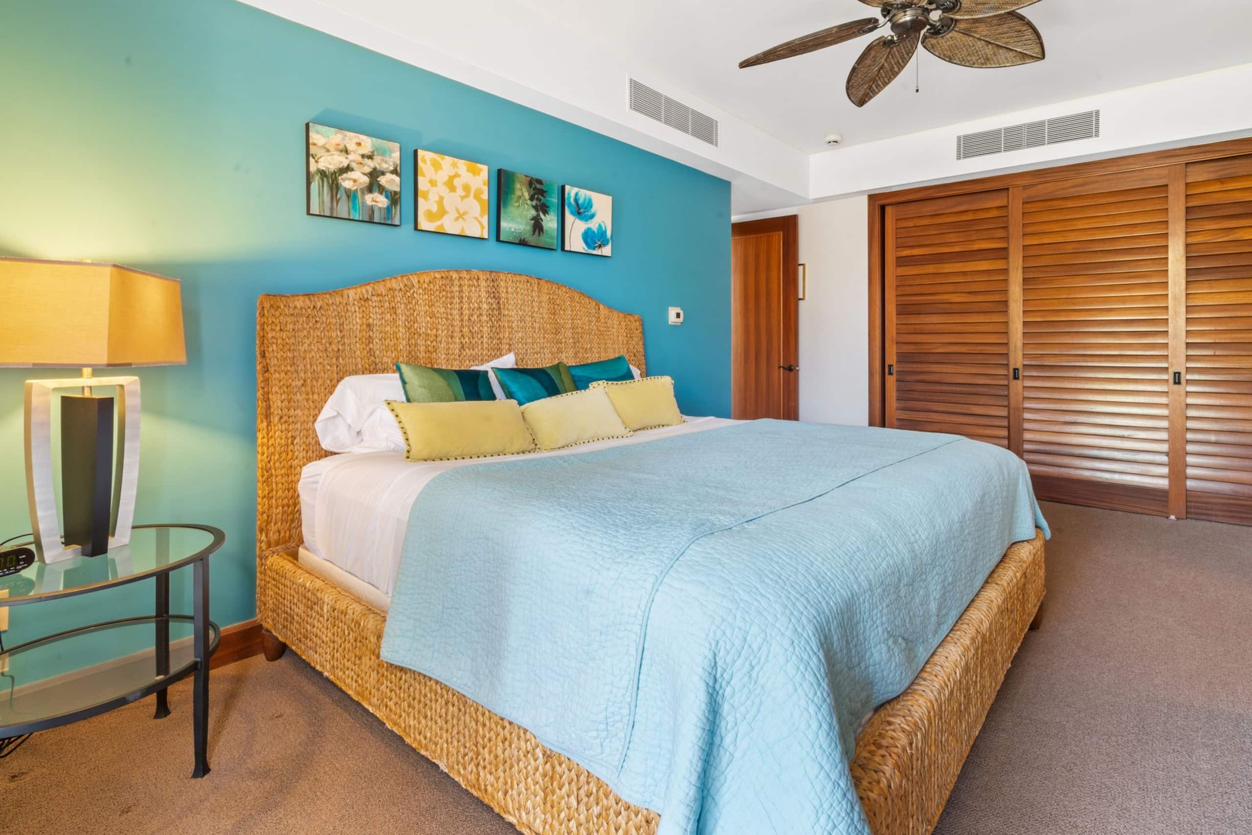 Condo in Kailua-Kona · ★4.83 · 3 bedrooms · 4 beds · 3.5 baths - Image 21