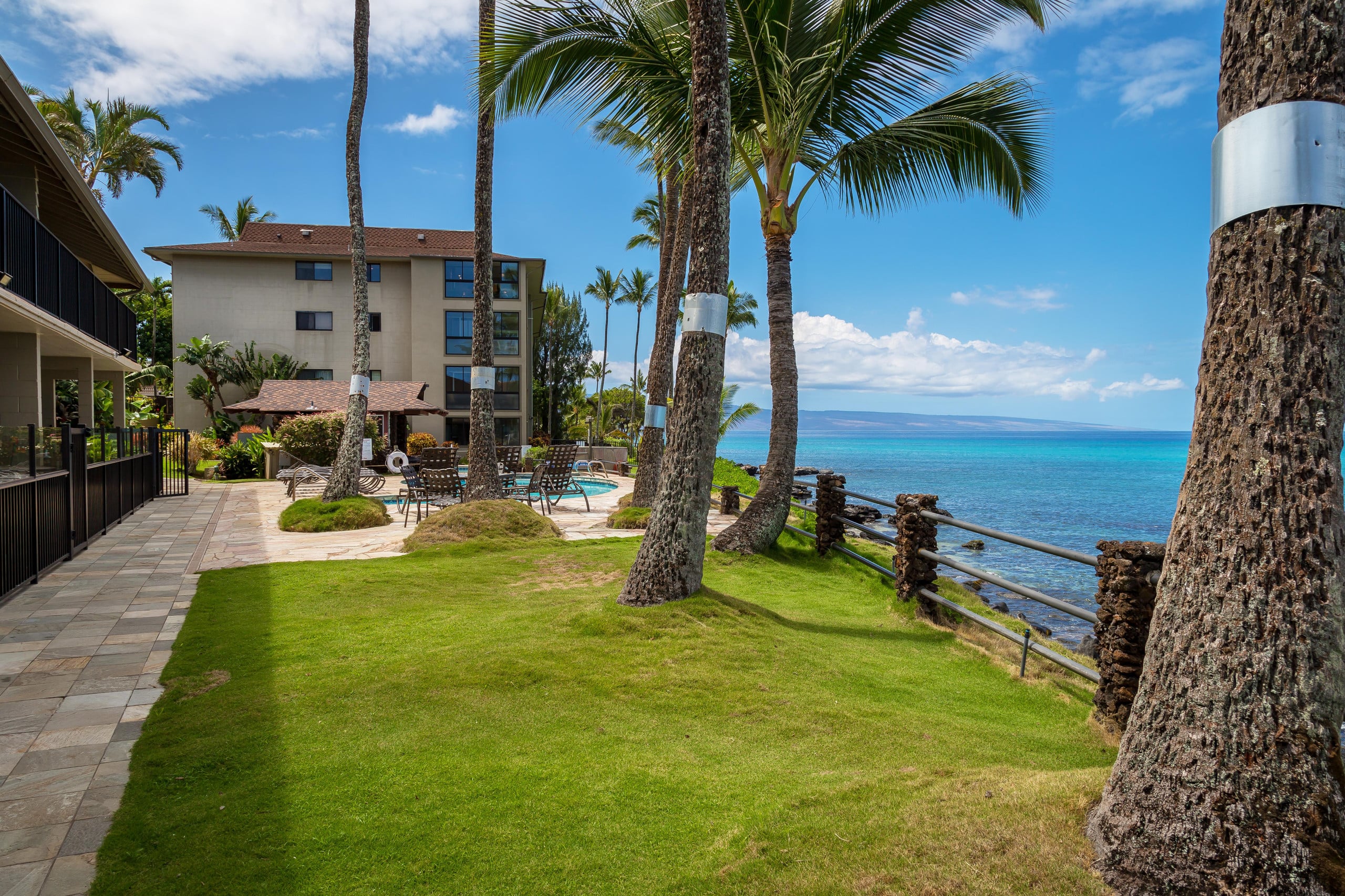 Condo in Lahaina · ★4.96 · 3 bedrooms · 3 beds · 2.5 baths - Image 64