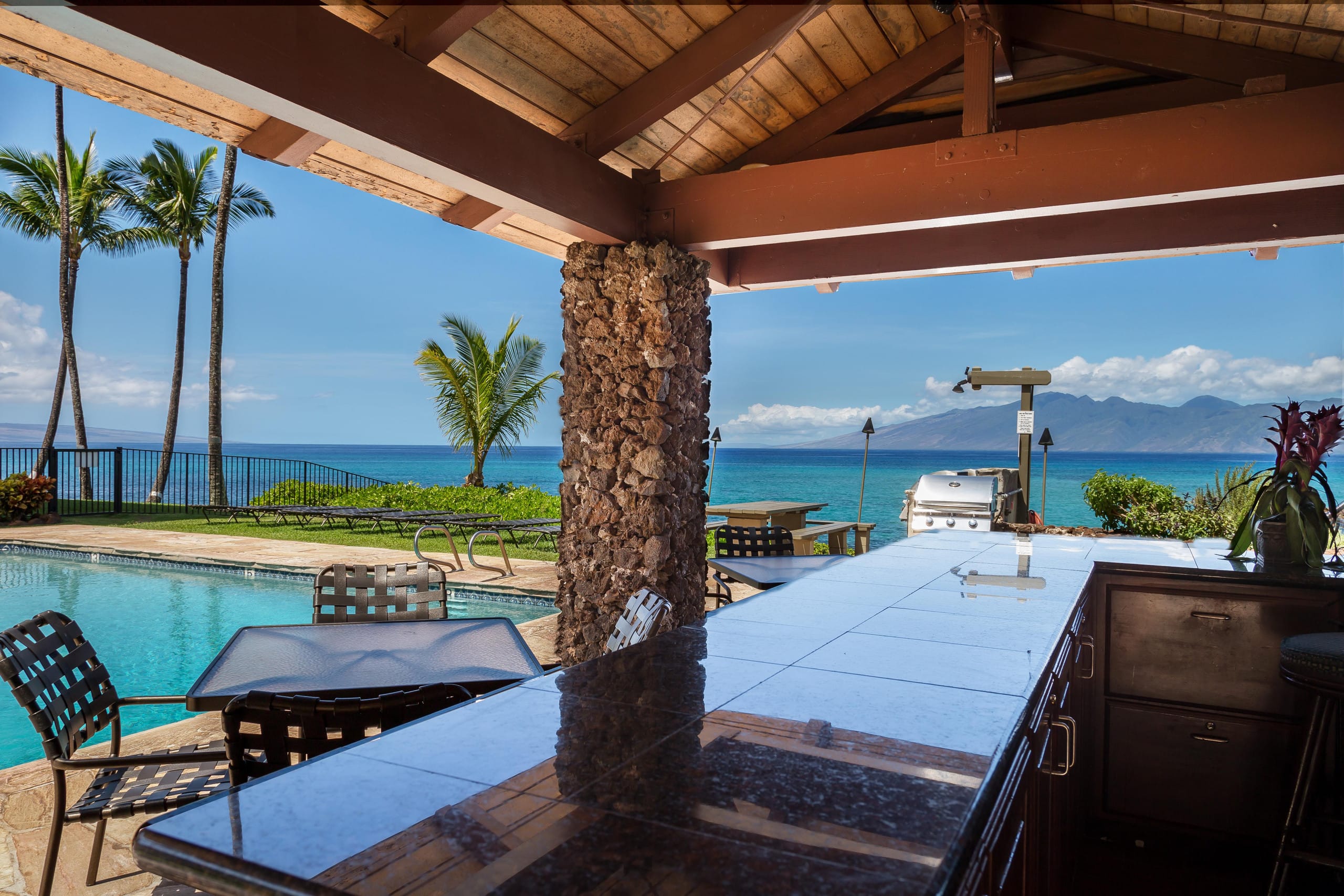 Condo in Lahaina · ★4.96 · 3 bedrooms · 3 beds · 2.5 baths - Image 55