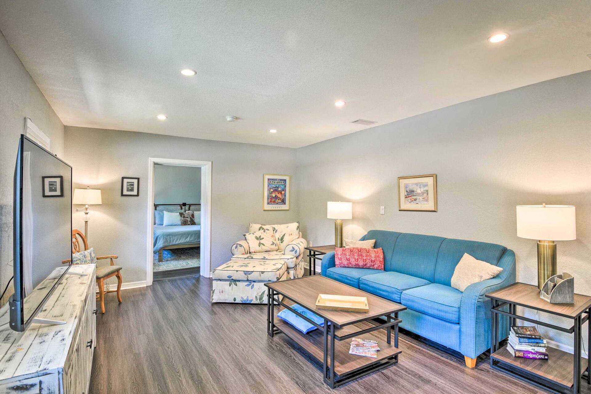 Near Beaches and Speedway! Dog-Friendly Hidden Gem