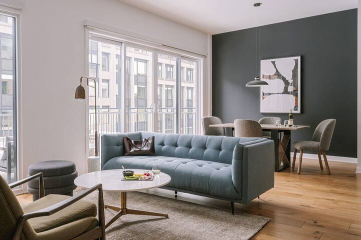 Sonder Penny Lane | 3BR Apartment w/ Balcony