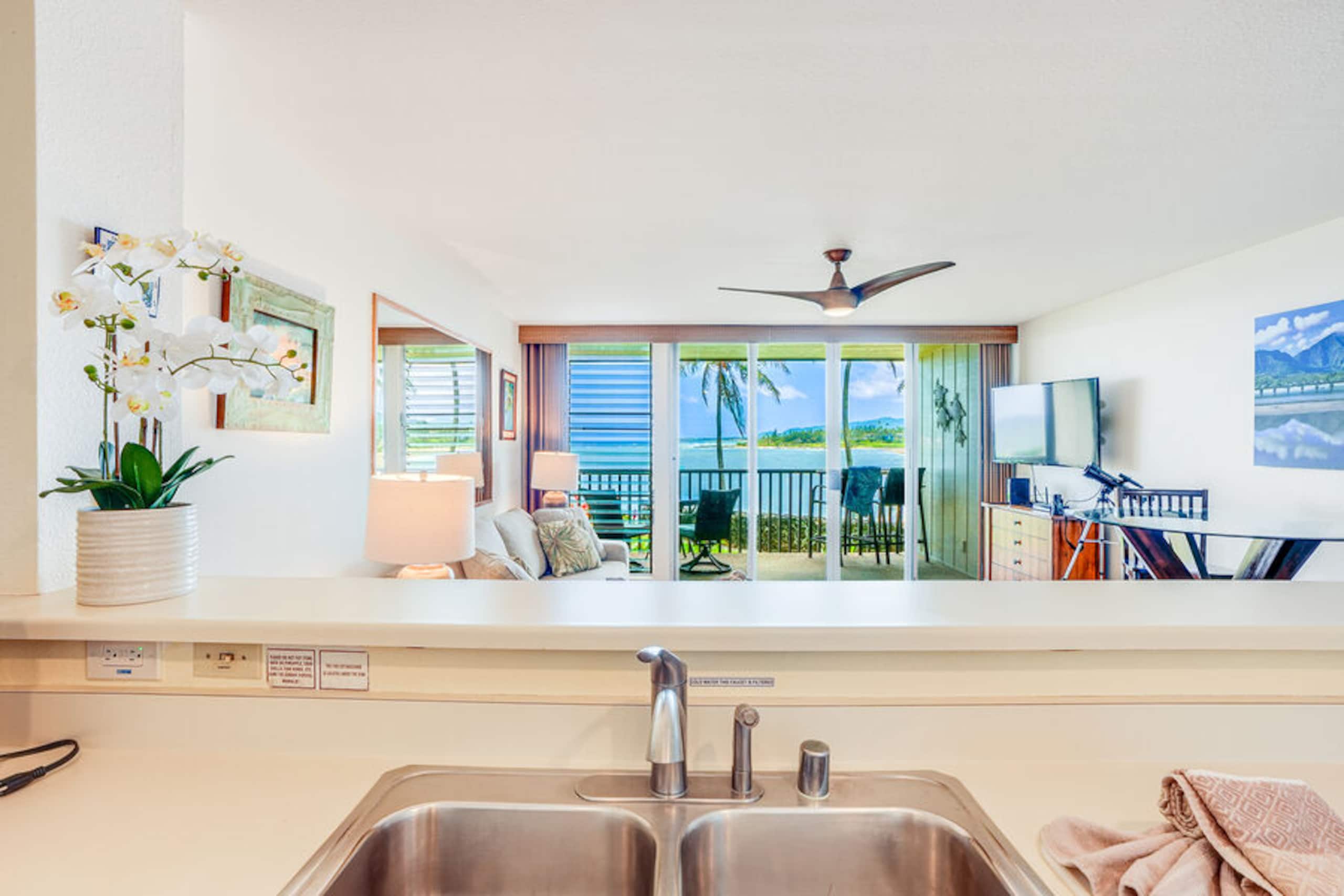 Condo in Kapaa · ★4.75 · 1 bedroom · 2 beds · 1 bath - Photo 9