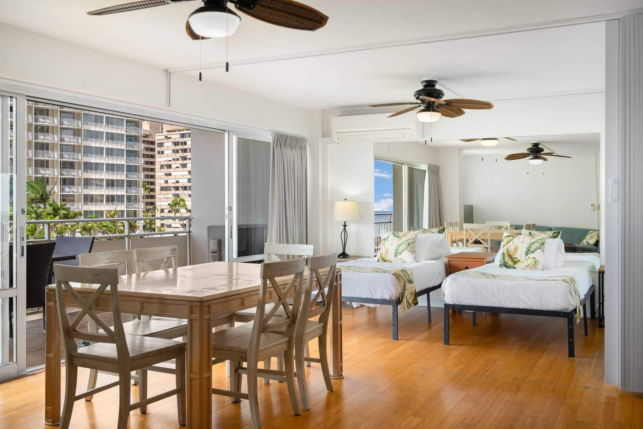 Condo in Honolulu · ★4.55 · 2 bedrooms · 4 beds · 2 private baths - Image 10