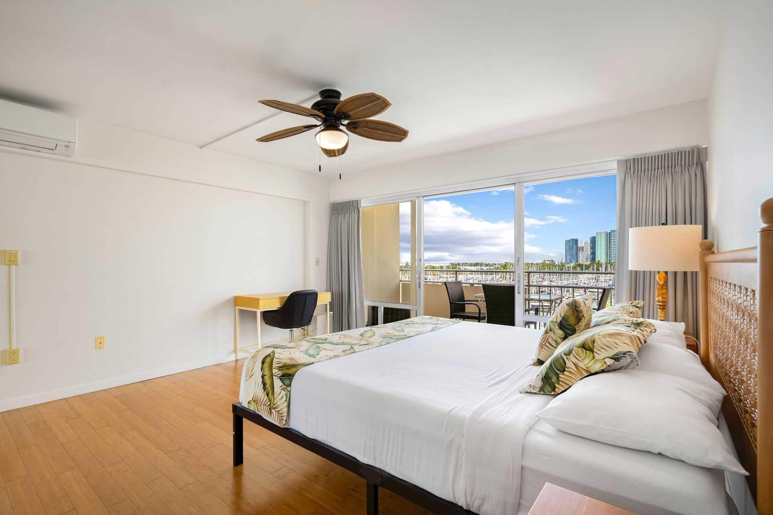 Condo in Honolulu · ★4.55 · 2 bedrooms · 4 beds · 2 private baths - Image 17