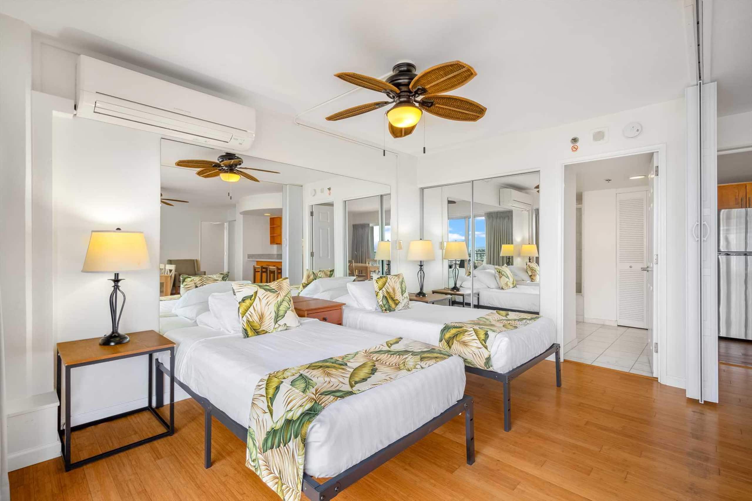Condo in Honolulu · ★4.55 · 2 bedrooms · 4 beds · 2 private baths - Image 16