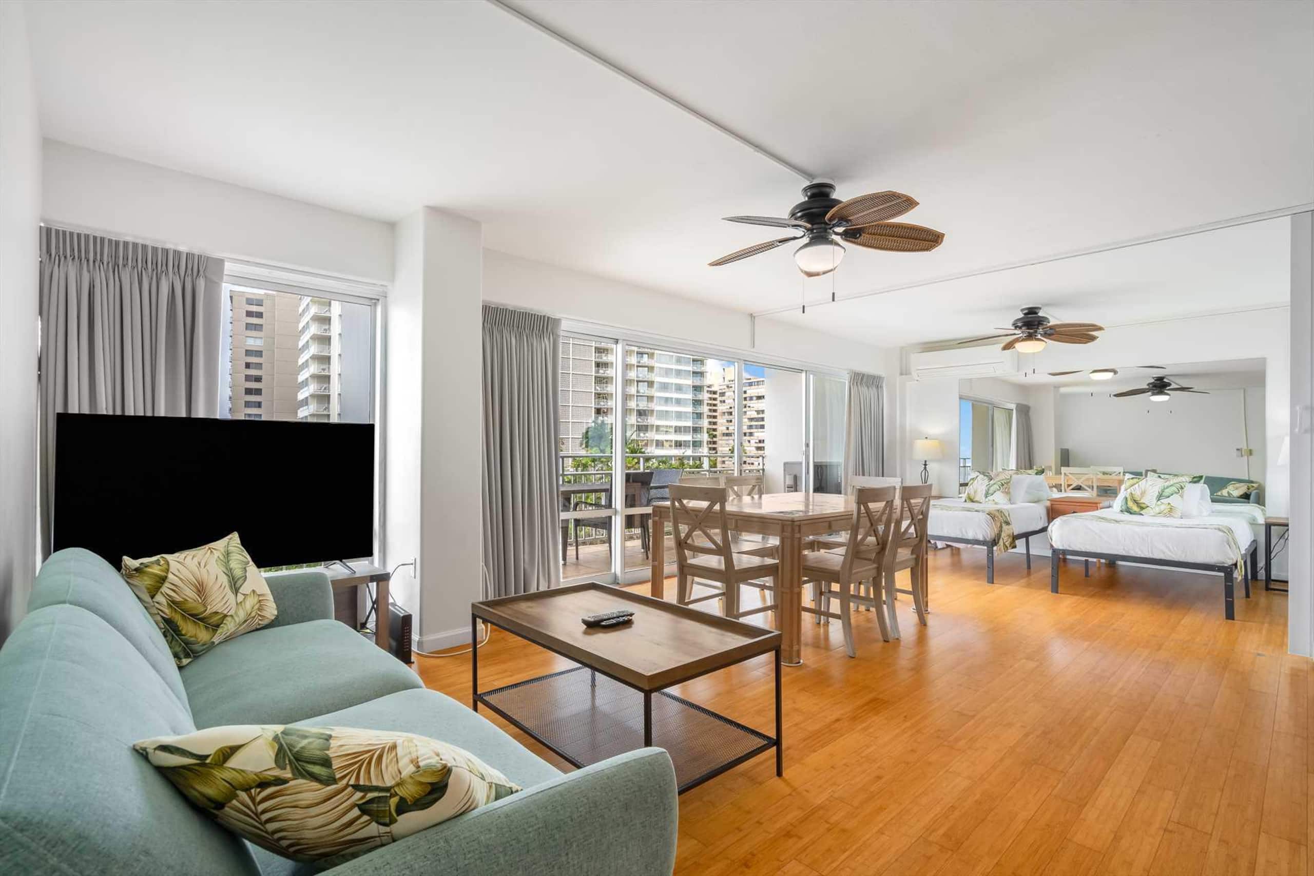 Condo in Honolulu · ★4.55 · 2 bedrooms · 4 beds · 2 private baths - Image 6