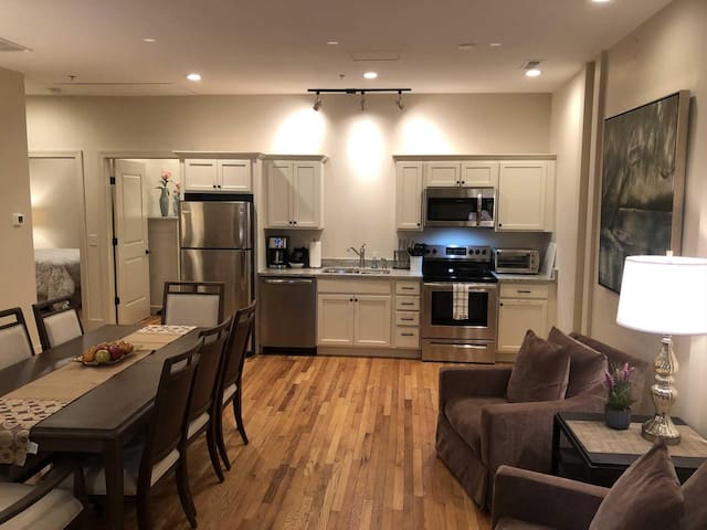 Three bedroom condo in the heart of downtown Ashev