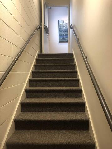 Three bedroom condo in the heart of downtown Ashev gallery image 2