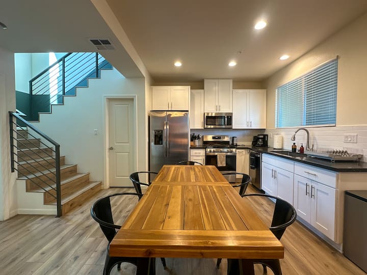 3bedroom/3bath Chic Designer Home - Hip West Adams - Los Angeles, CA
