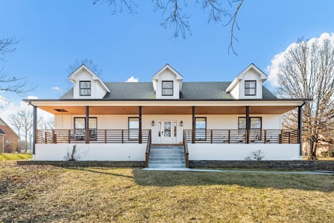 Corinth · 6BR Luxury -  20min to Downtown/Lake