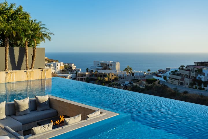 Full Staff – Maison de Cortes by Cabo Villas