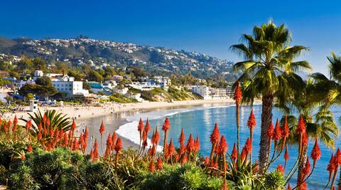 STUNNING HOME 4 MIN WALK TO BEACH, RESERVED PRKG