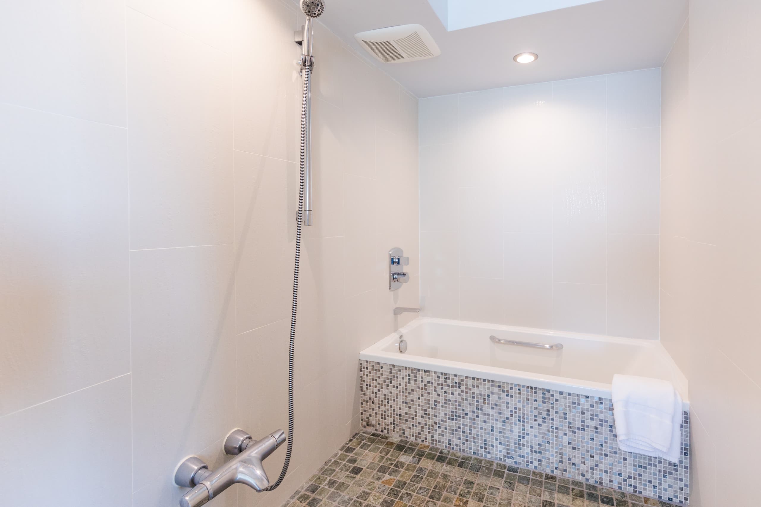 Condo in Honolulu · ★4.77 · 1 bedroom · 1 bed · 1 bath - Image 17