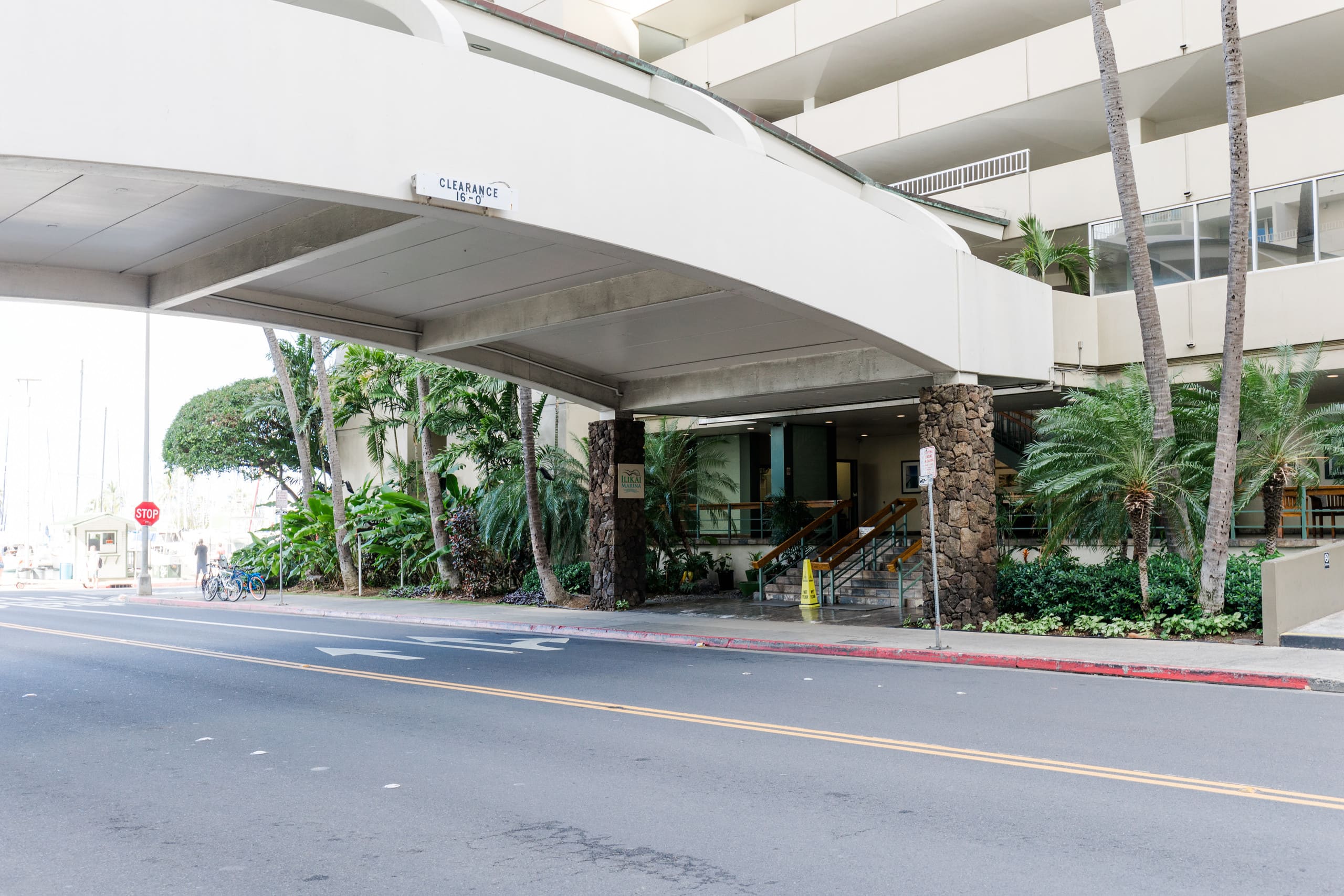 Condo in Honolulu · ★4.77 · 1 bedroom · 1 bed · 1 bath - Image 27