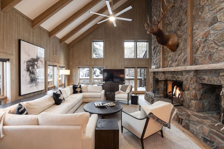 NEWLY RENOVATED! Expansive 8,800 SF Luxury Home + Walkable to Beaver Creek Village + Hot Tub + Game…