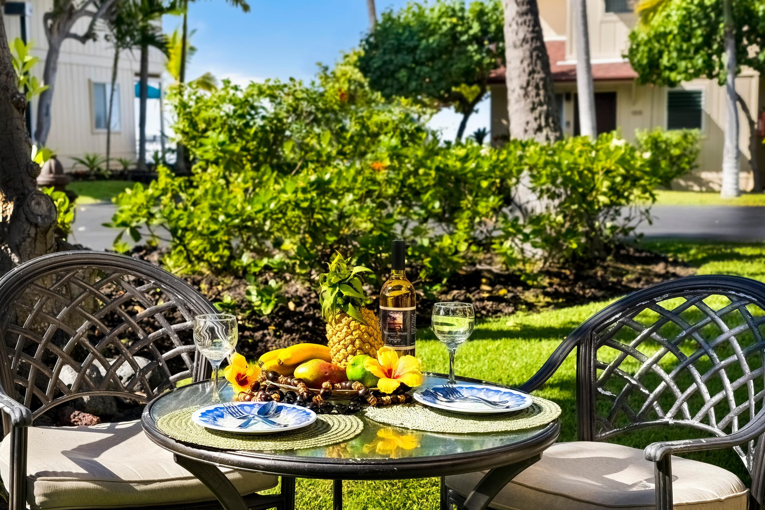 Condo in Kailua-Kona · ★4.9 · 2 bedrooms · 2 beds · 2 baths - Image 3