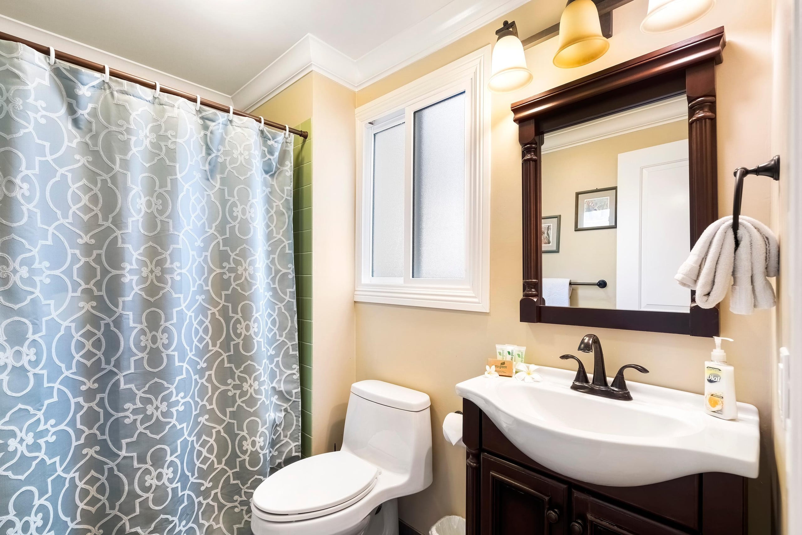 Condo in Kailua-Kona · ★4.9 · 2 bedrooms · 2 beds · 2 baths - Image 13