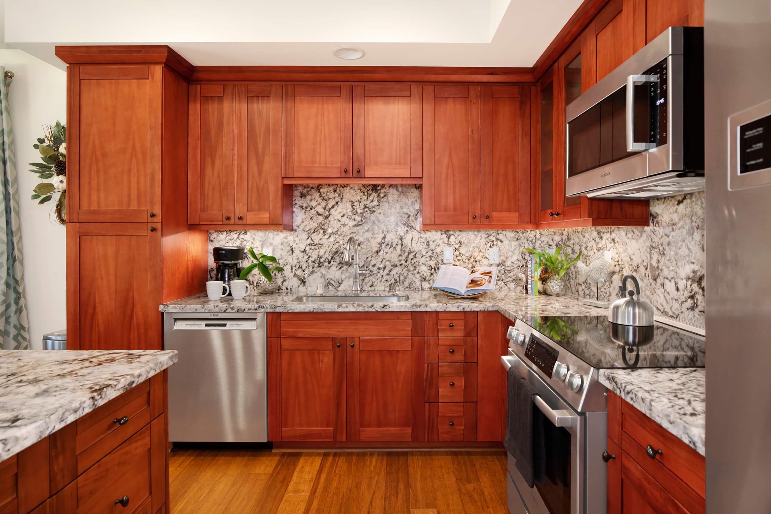 Townhouse in Koloa · ★4.92 · 2 bedrooms · 3 beds · 2.5 shared baths - Image 11