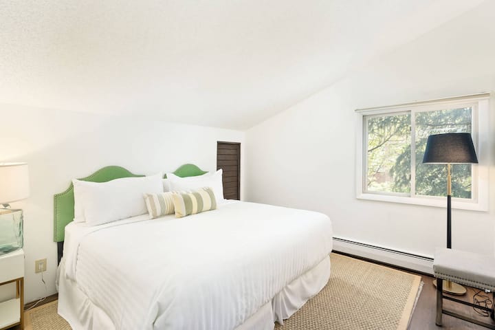 Ova se soba može urediti kao dva blizanca ili soba s bračnim krevetom.  Navedite prilikom rezervacije!