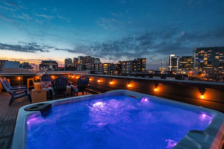 Gulch Walkable- Rooftop/Hot Tub!