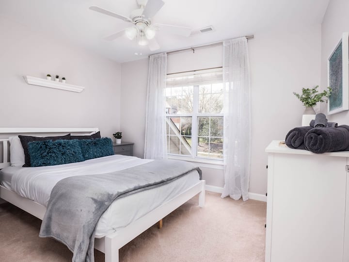 Queen Bedroom 2 - plenty of storage in closet and dresser.