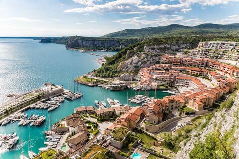 Sea-view Penthouse & Spa in Portopiccolo