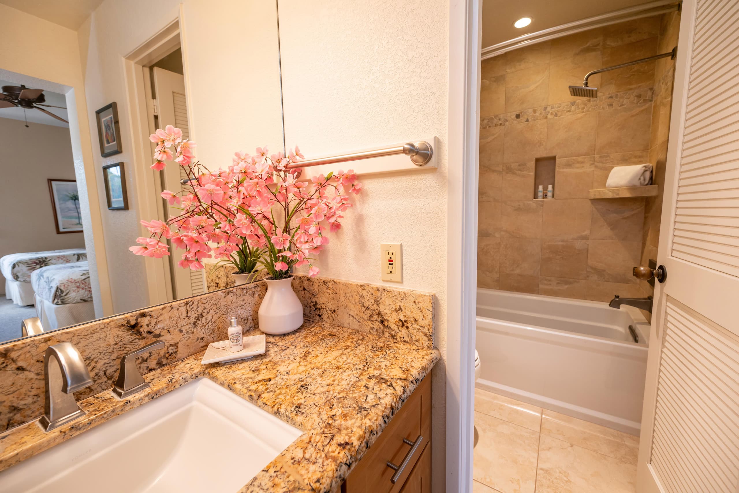 Condo in Kihei · ★4.77 · 2 bedrooms · 4 beds · 2 private baths - Image 20