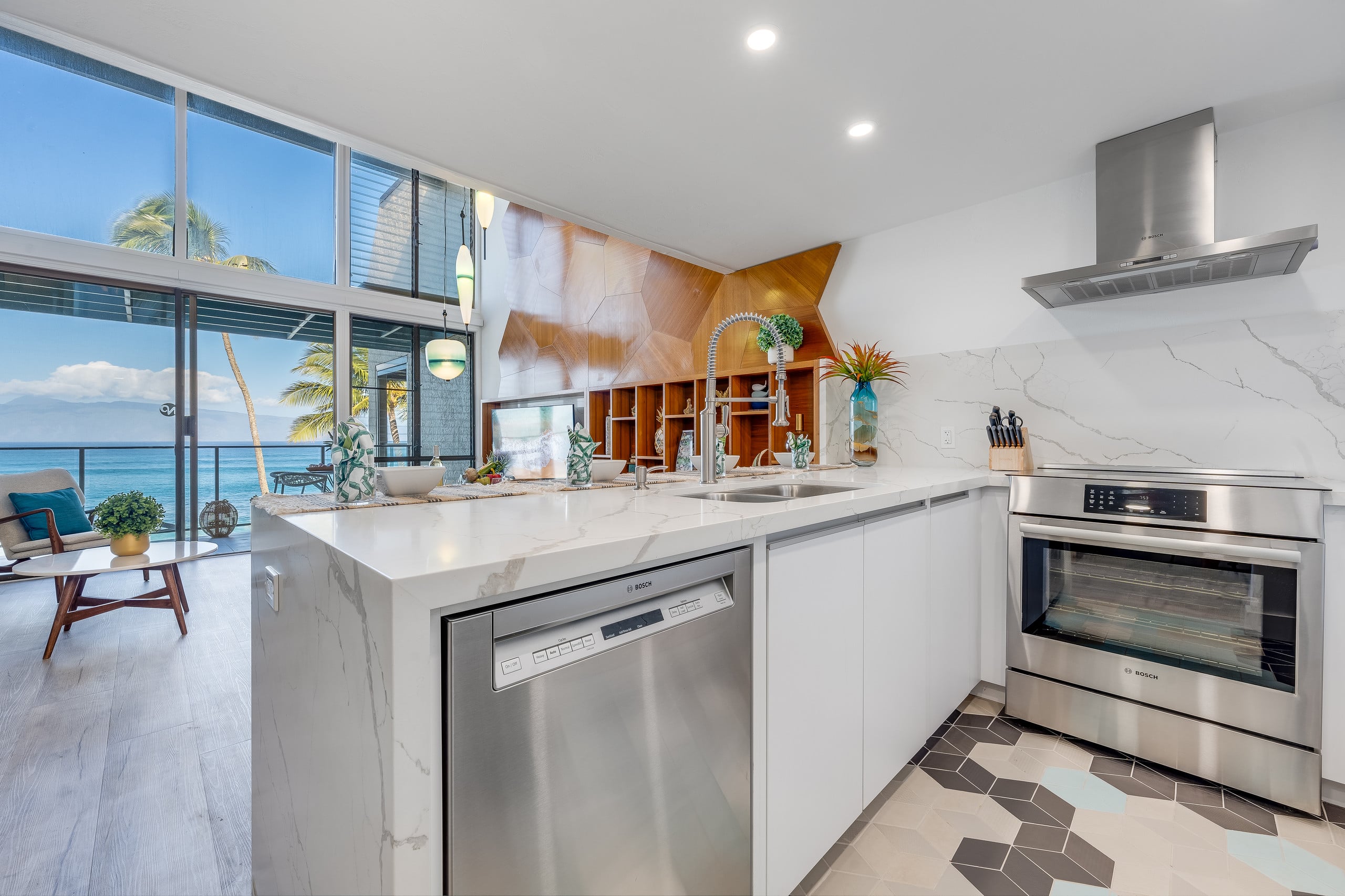 Condo in Lahaina · ★4.58 · 2 bedrooms · 4 beds · 2 baths - Image 8