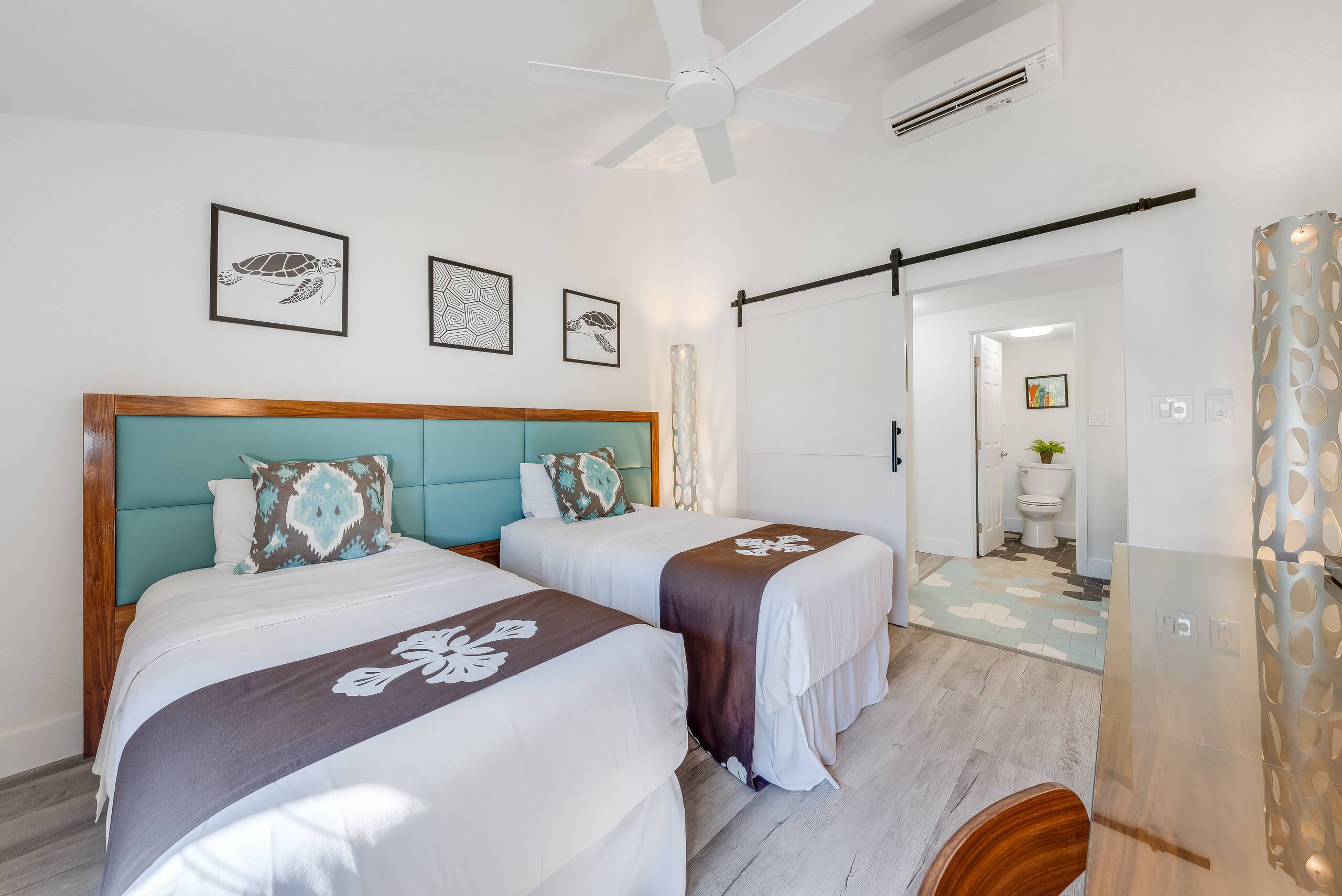 Condo in Lahaina · ★4.58 · 2 bedrooms · 4 beds · 2 baths - Image 21