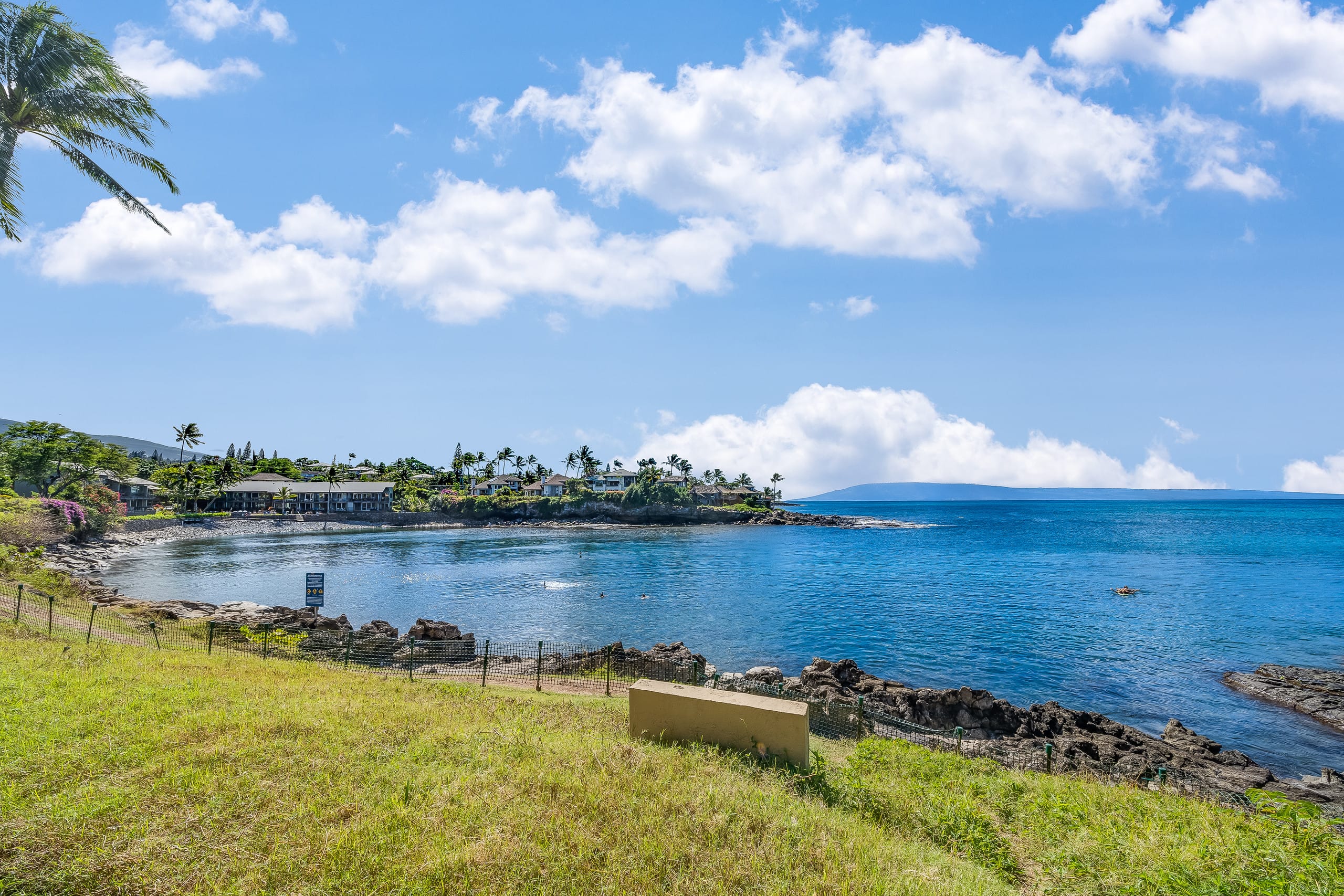 Condo in Lahaina · ★4.58 · 2 bedrooms · 4 beds · 2 baths - Image 45