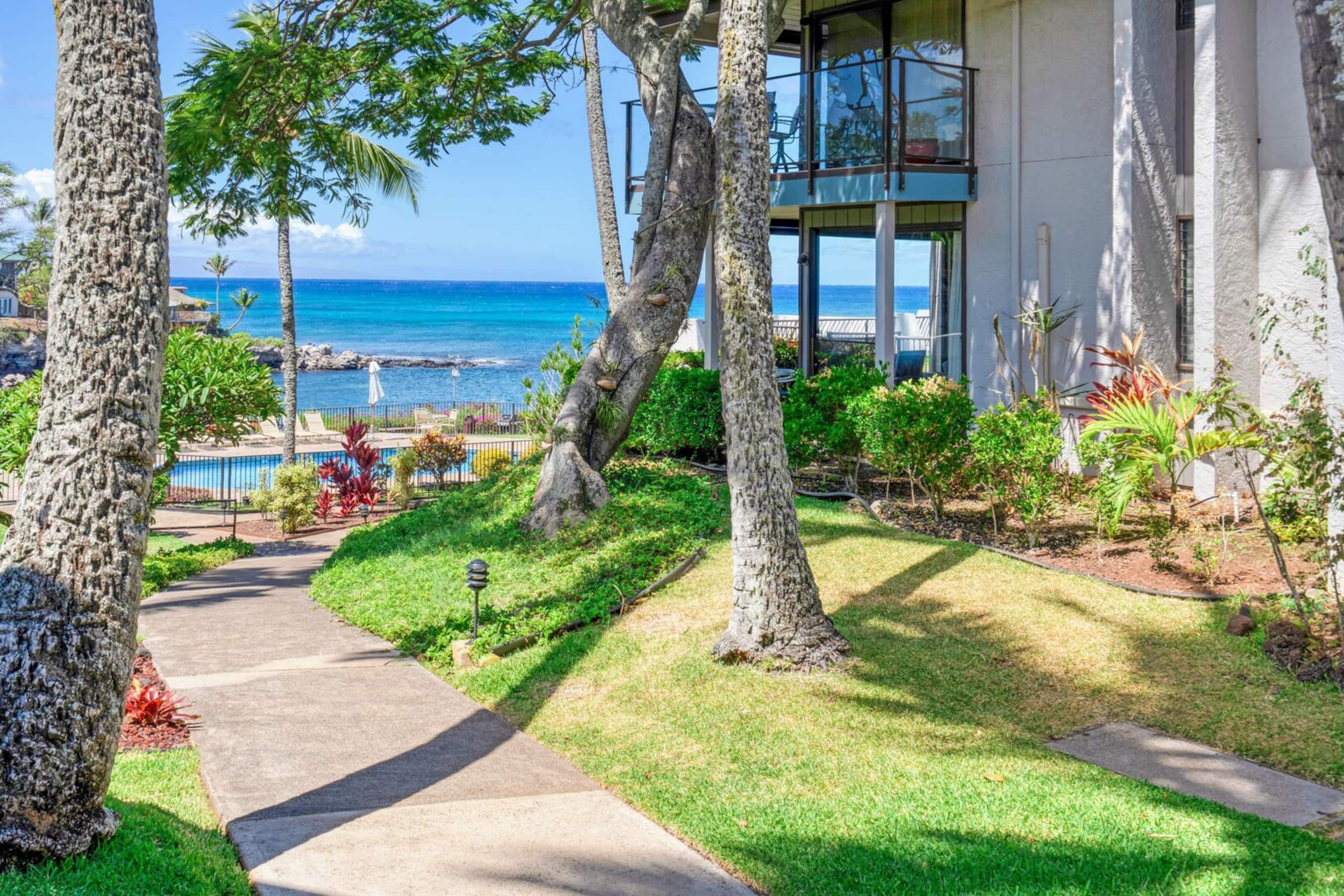 Condo in Lahaina · ★4.75 · 2 bedrooms · 4 beds · 2 baths - Image 52