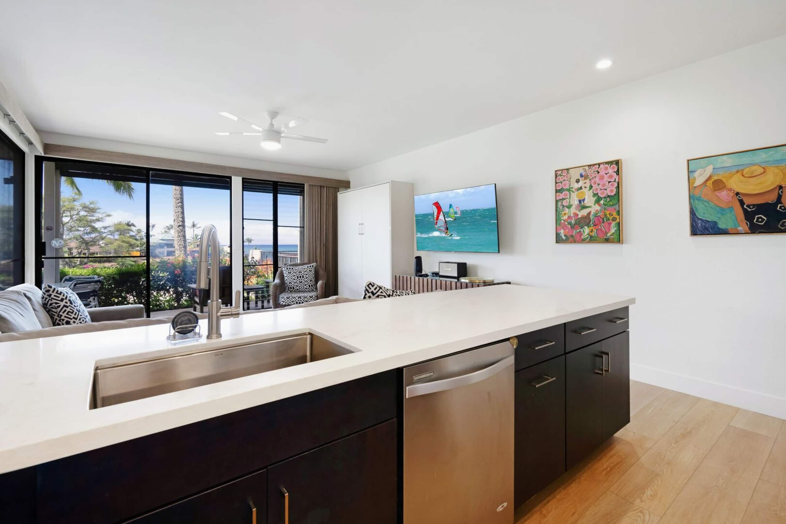 Condo in Lahaina · ★4.75 · 2 bedrooms · 4 beds · 2 baths - Image 12
