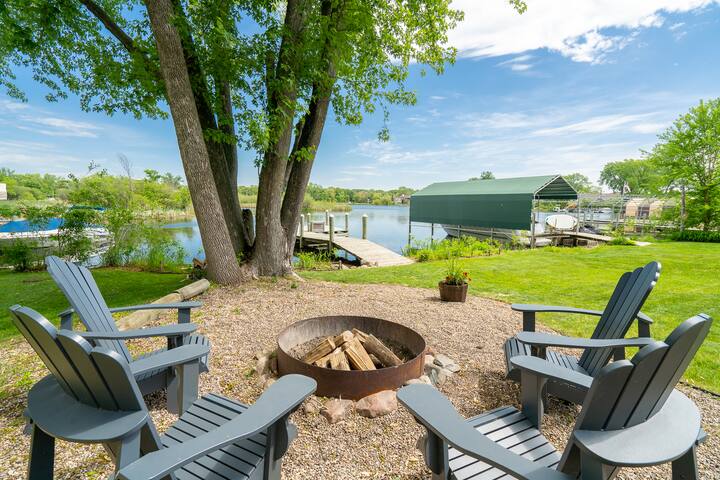 MINNeSTAY* Lakefront Cottage I Waterfront gallery image 2