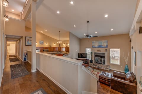 Luxury 4BR Near Lake Pepin with Game Room - Breeze
