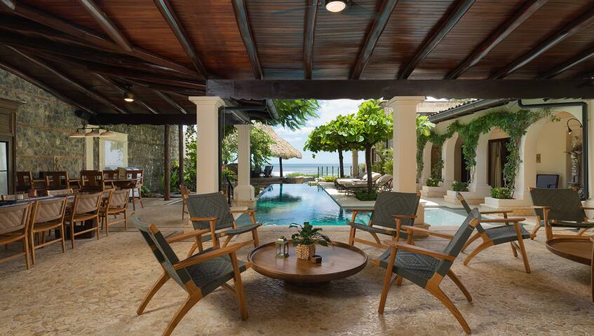 Beach Front, Luxury Private on Playa Langosta