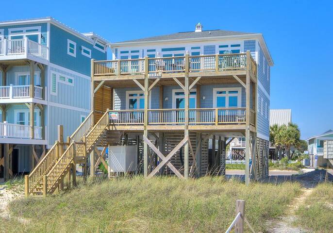 Guest favorite listing in Oak Island