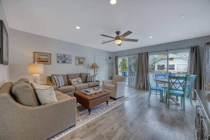 339CL: Beautiful Remodeled Beach Home w/ AC gallery image 4
