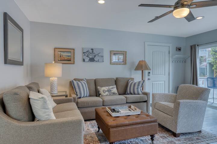 339CL: Beautiful Remodeled Beach Home w/ AC gallery image 5