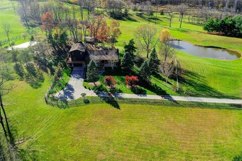 Cozy Cabin w/ Heated Pool, Hot Tub and Open Fields
