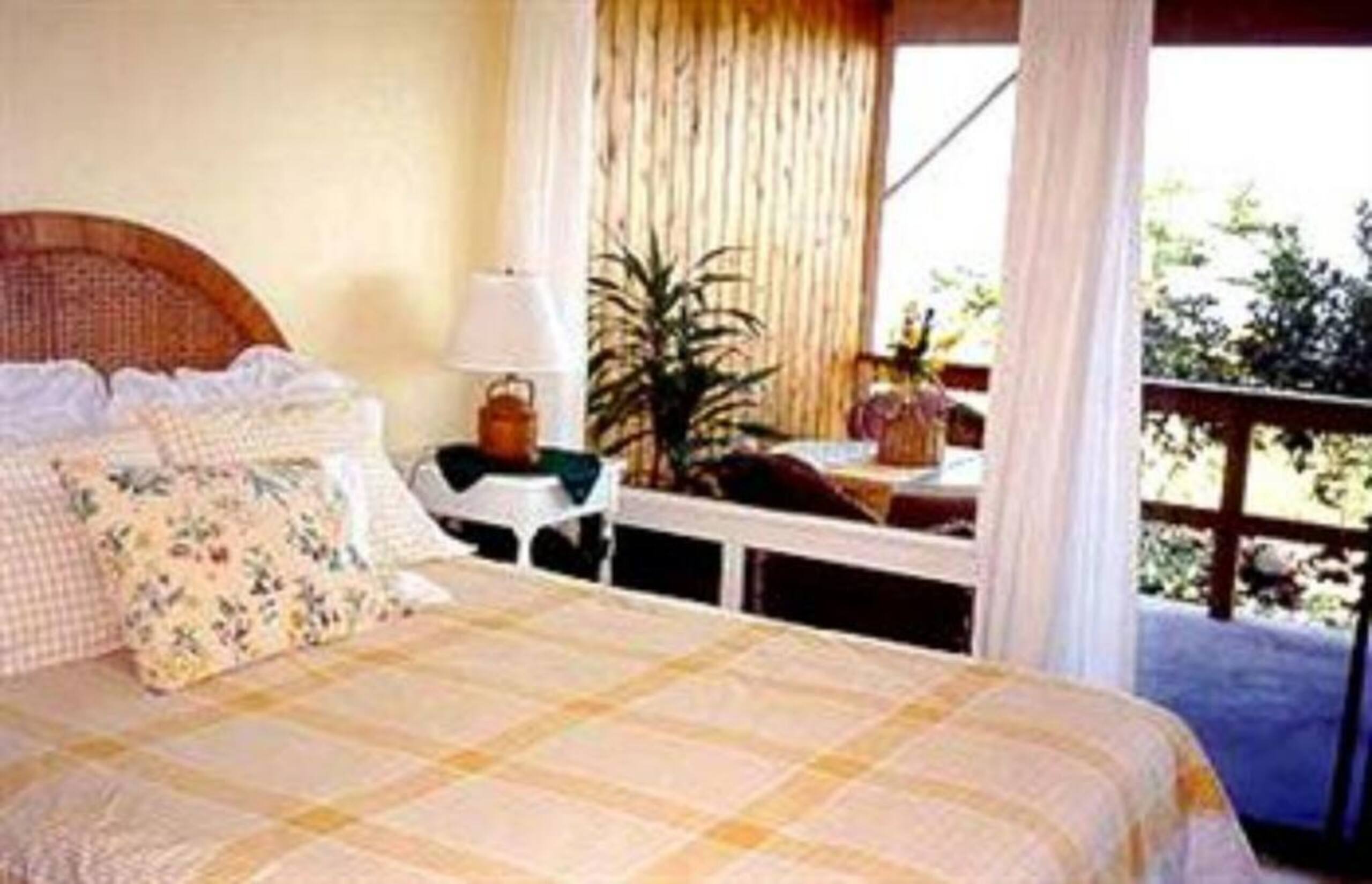 Plumeria Suite @ Hale-Hoola B & B - Photo 4