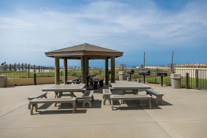 Phoenix III 3013 1st Floor Beachfront Condo! - Condominiums for
