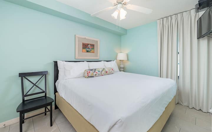 Pas 809 Beach Front Hotel Suite - Adventure Island, Orange Beach