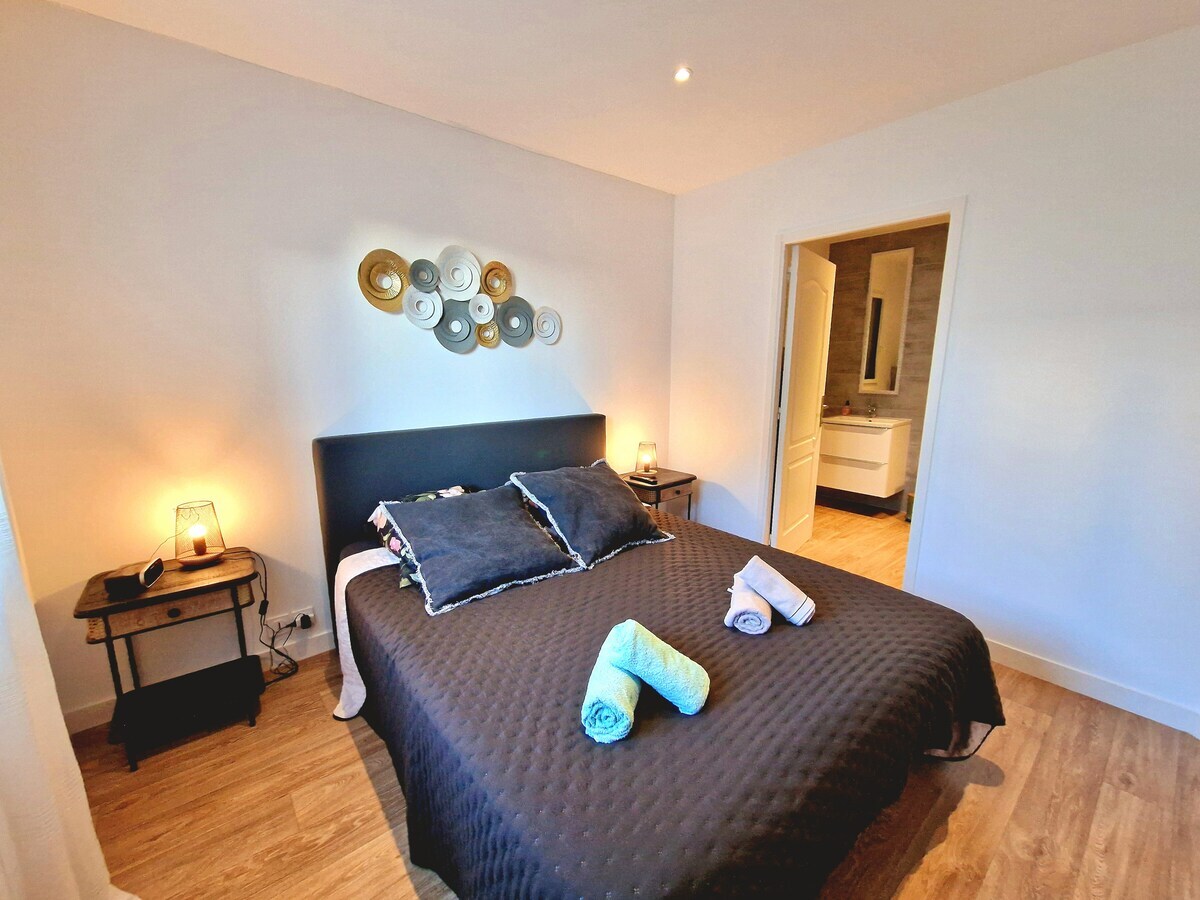 Suite principal 1 Cama 160x200 con su baño y aseo privado