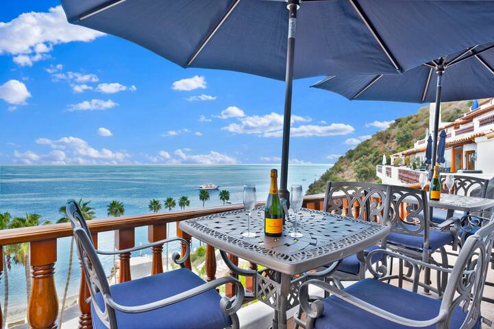 Oceanfront Villa with breathtaking views gallery image 2