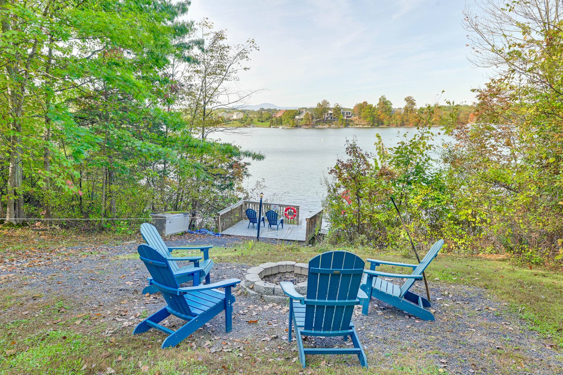 Hot Tub: Secluded Hideaway on Sleepy Hollow Lake