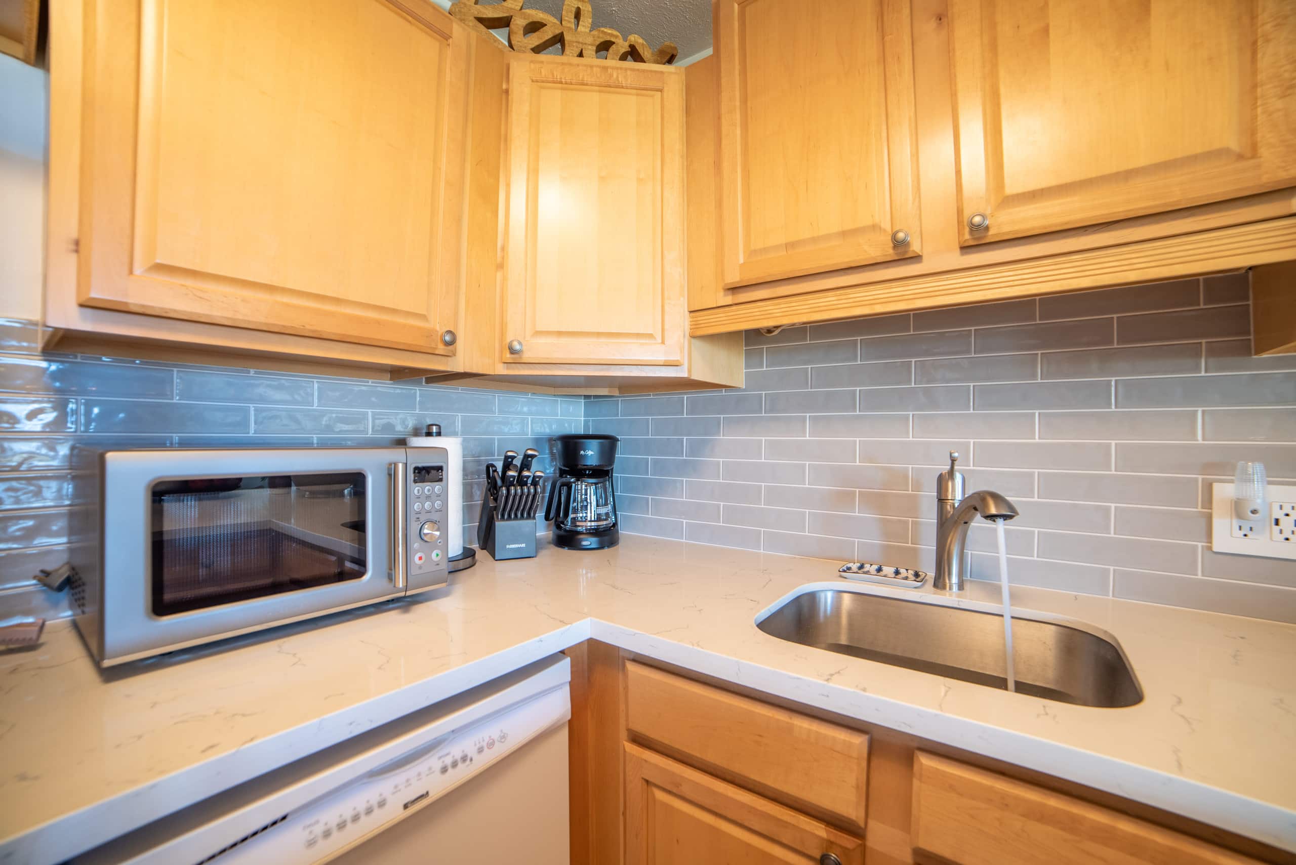 Condo in Kihei · ★4.89 · 1 bedroom · 2 beds · 1 bath - Image 10